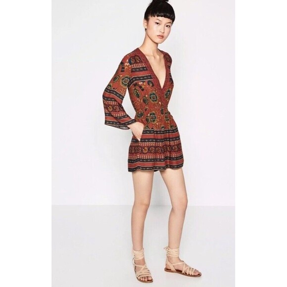 Zara Floral Crossover Jumpsuit Romper Size L V Neck  From Trafaluc Colle… - Picture 3 of 12